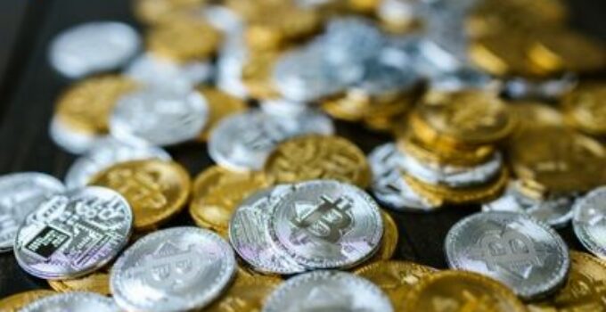 Vermögen von Menowin Fröhlich: Ist er Millionär?